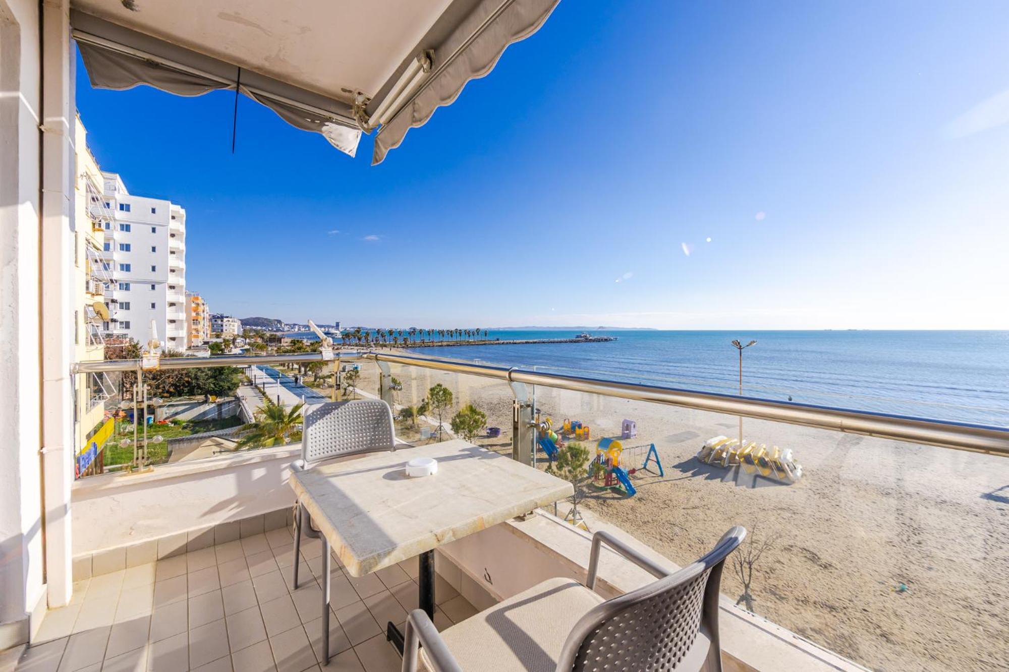 The Beachfront Apartment Durrës Exterior foto